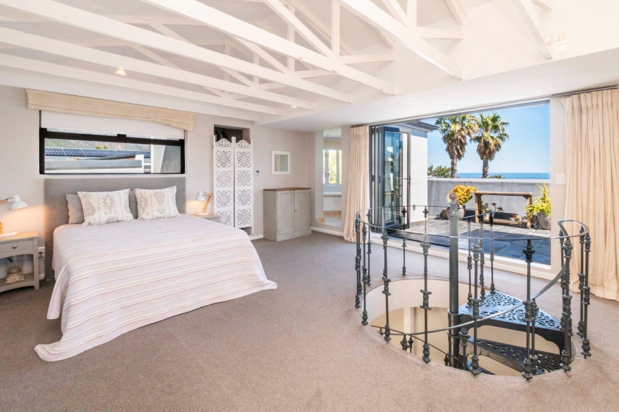 6 Bedroom Property for Sale in Camps Bay Western Cape